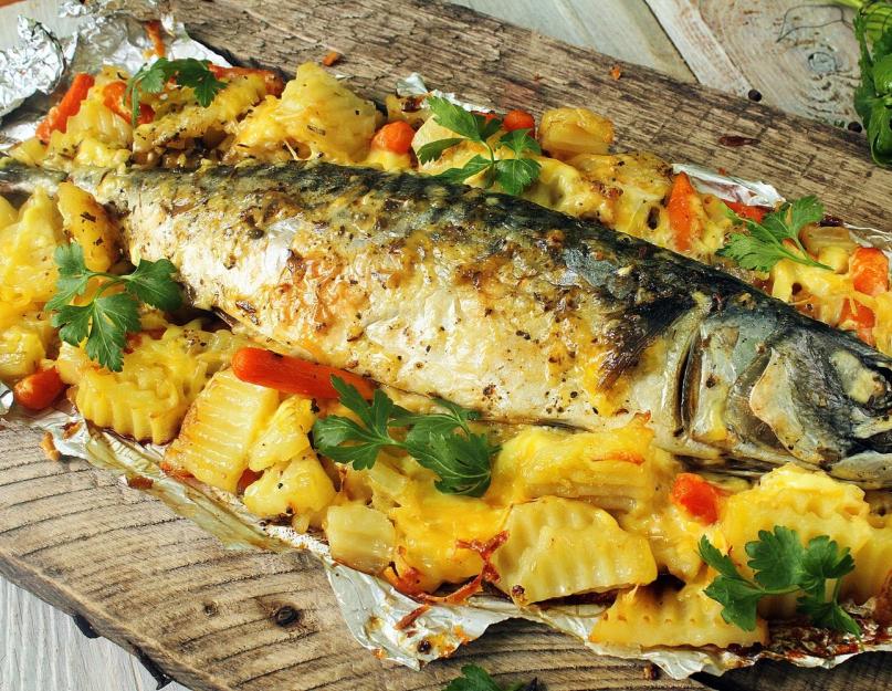 Как приготовить рыбу в фольге. Рыба, запеченная в духовке - рецепт с фото. Как вкусно приготовить целиком или кусочками. Горбуша, запеченная с картофелем и помидорами
